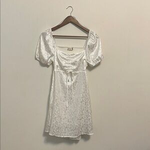 Altar'd State Floral White Puff Sleeve Jocelyn Satin Daisy Mini Dress SMALL